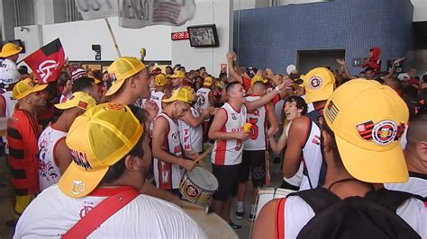 Levaremos aqui uma ideia incontestável que o são paulo é freguês do coringão. TORCIDA DO FLAMENGO AQUECIMENTO FLAMANGUAÇA Flamengo 1x0 ...