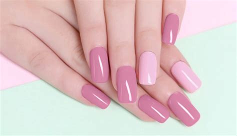 No todas tenemos uñas largas que aguanten o el dinero para tenerlas de acrílico, por eso aquí en mujer de 10 te damos algunas ideas que puedes lucir perfectas, elegantes y muy originales incluso si tienes tus uñas. Diseño De Uñas Para Piel Morena Clara / Rejuvenece Tus ...