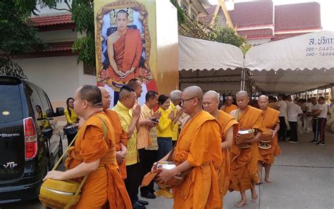 มีการยิงสลุตหลวงเฉลิมพระเกียรติในพระราชพิธีบรมราชาภิเษก 2562 โดยในวันที่ 4 พ.ค. ขอนแก่นทำบุญตักบาตร พระนวกะ 117 รูป โครงการบรรพชาอุปสมบท ...