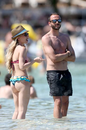 One of the facts about laura zazzara, marco verratti's wife is that one hand, laura zazzara twitter. Giampaolo Pazzini, Marco Verratti e gli altri: è boom di ...
