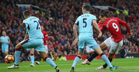 Burnley 0 manchester united 1. Manchester United vs Burnley live score and goal updates ...