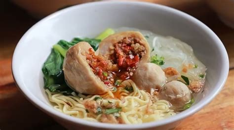 Resep cara membuat bakso mercon, salah satu olahan sederhana bagi pecinta pedas. Cara Buat Bakso Mercon, Pedasnya Nendang! - Bisnis Usaha Online