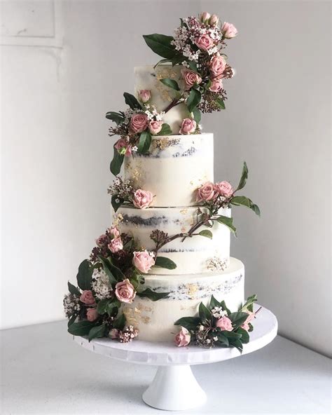 Find a wide range of wedding cake makers and cake toppers, ideas and pictures of the perfect wedding cakes at easy weddings. Pin on Wedding Cakes New Zealand