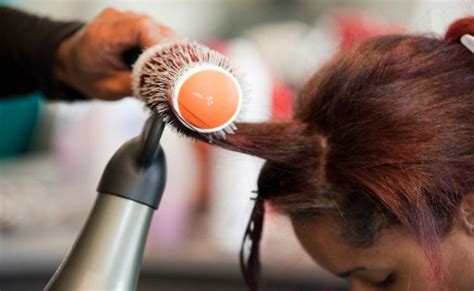 Argan oil, popularly known as the liquid gold for the hair, is naturally extracted from fresh kernels of the handpicked fruits of the argan tree. 15 Genius Ways How To Use Argan Oil For Perfect Hair And ...