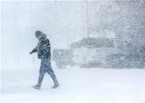 Tempestades de neve provocam transtornos em cidades da pensilvânia, nos eua. G1 > Mundo - NOTÍCIAS - Tempestade de neve causa mortes nos EUA