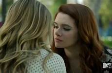 lesbian tv kisses