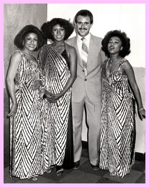 This page is a chronology of the motown singing group the supremes. Motown Jim - A life with The Supremes