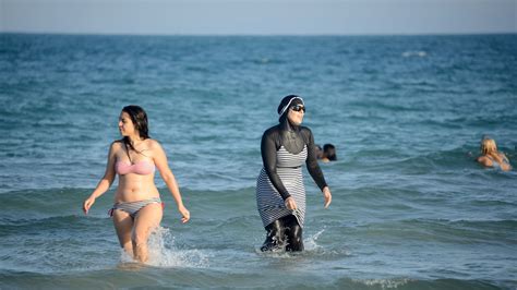 واشنطن تدرس إبقاء قواتها في التنف السورية. France Has Overturned the Controversial Burkini Ban | Teen ...