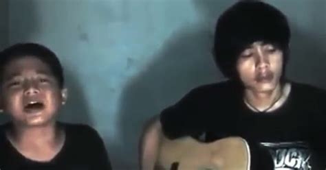 Maybe you would like to learn more about one of these? Lirik Kenangan Masa Kecilku - Laoneis Band | Lirikaz 09