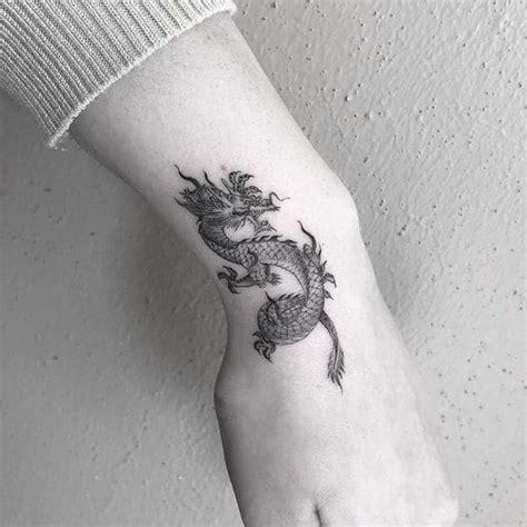 Thể hiện cá tính một cách nhẹ nhàng và kín đáo. Hình Xăm Nhỏ Ở Cổ Tay Đẹp ️ Tattoo Mini Cổ Tay Cho Nữ