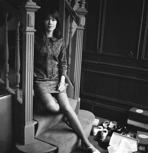 Le 23 octobre paraîtra 'le coffret essentiel vol. Françoise Hardy