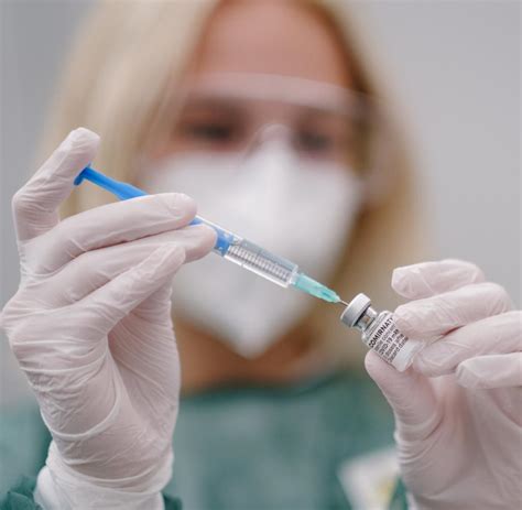 Auch in dem entwurf ging die stiko von sechs stufen aus, die der impfkalender enthält die empfohlenen standardimpfungen für säuglinge, kinder, jugendliche und erwachsene. Streit im Landtag um Bewertung der Stiko-Empfehlung - WELT