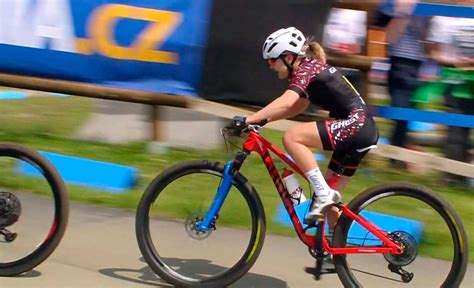 Fifty in a row for u.s. Kate Courtney repite en Nove Mesto y es más líder de la ...