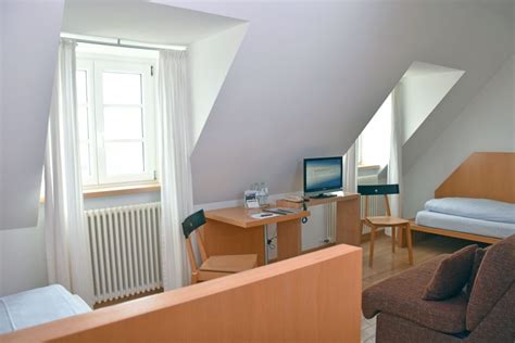 Hm mich würde das auch sehr interessieren! 2-Bett-Zimmer - Robert-Schuman-Haus