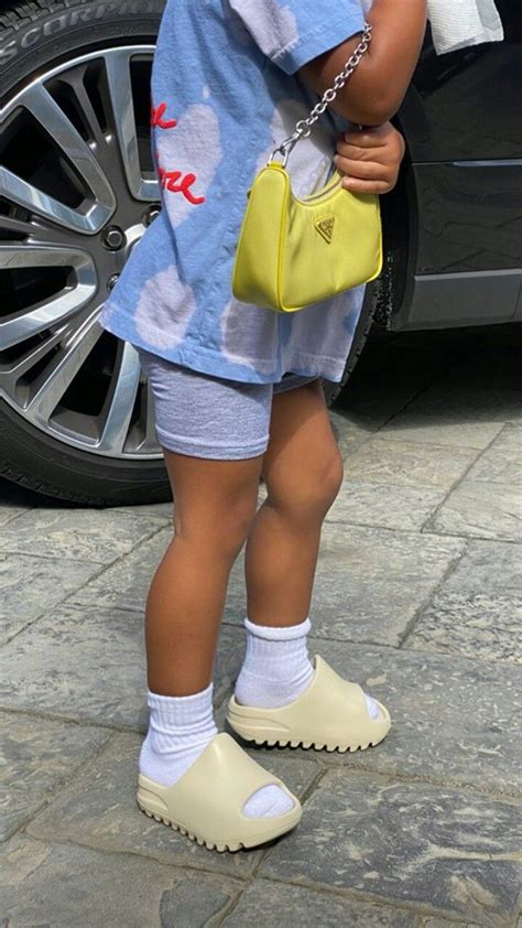 She's no stranger the luxurious lifestyle, thanks to her mom kylie jenner. Stormi Webster in 2020 | Black girl outfits, Streetwear ...