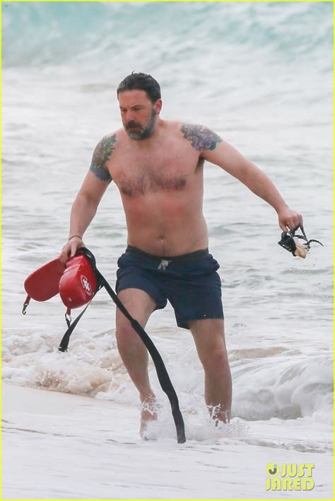 But while affleck may have gone on the record about how the tattoo wasn't real, that didn't stop his exes from speaking out about the inking. Ben Affleck's Massive Back Tattoo Is Actually Real, Puts ...