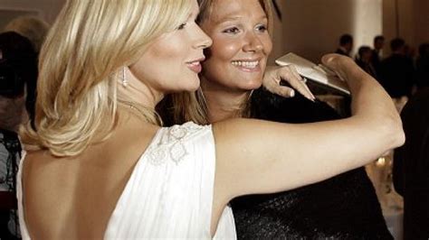 Martin ist derweil hin und hergerissen zwischen seiner liebe zu anne und seiner kuenftigen rolle a. Franzi - so schön schwanger