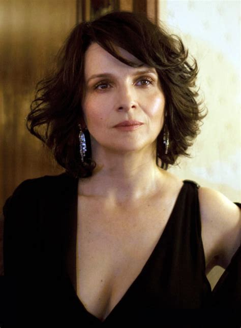 Juliette binoche is a prominent french actress who has received much international acclaim for the sensitivity and emotional maturity with which she portrays complex roles on screen and stage. Foto de Juliette Binoche - Viaje a Sils Maria : Foto ...