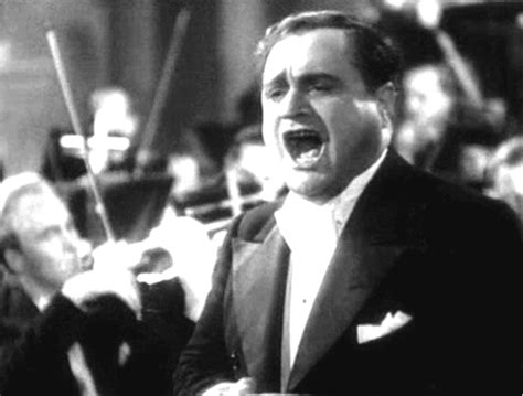 Caruso was also the most popular singer in any genre in the first 20 years of the twentieth century. Anécdotas del Abuelo: ENRICO CARUSO