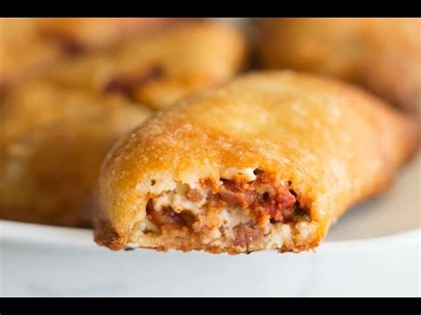 These easy keto pizza hot pockets are a great way to introduce variety and keep the whole family happy. KETO HOT POCKET || LOW CARB PIZZA POCKETS - YouTube