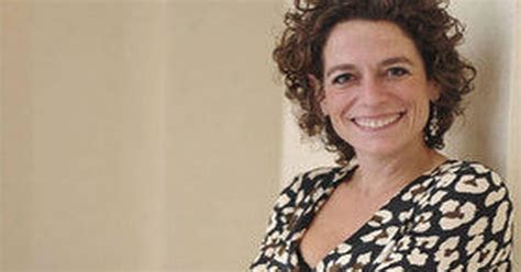 Waar en wanneer werd alex polizzi geboren? The Hotel Inspector - Daily Star