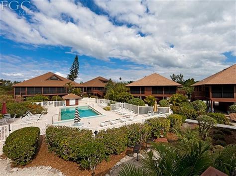 Signal inn is a sanibel island vacation hideaway of the rarest kind, with charming elevated beach houses in a lush tropical vacation setting. Signal Inn Sanibel Island | Sanibel, Sanibel island, House ...
