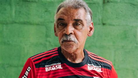 Morreu o antigo jogador do benfica, fernando severino, aos 71 anos. Morre ex-jogador que defendeu o Flamengo por oito anos ...