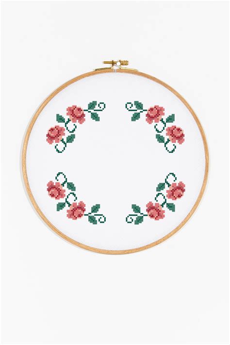 22 beautiful embroidery border designs. Rose Border pattern | Cross stitch rose, Cross stitch ...