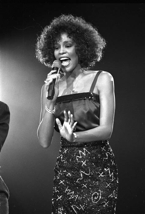 Maybe you would like to learn more about one of these? Zum Tod von Whitney Houston: Sturz eines Engels - DER SPIEGEL