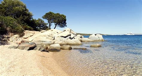 Fragen sie uns, wenn es um wohneigentum auf sardinien geht. Ferienhaus direkt am Strand > ITALIEN, SUED SARDINIEN ...