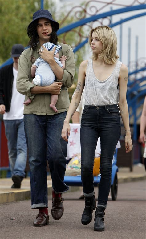 After a 9 months engagement they were married on 8th sep 2012. thomas cohen geldof - Recherche Google | Peaches geldof ...