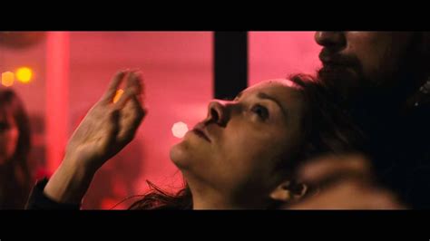 Marion cotillard dans le film français de jacques audiard, de rouille et d'os. De rouille et d'os - Extrait 1 - YouTube