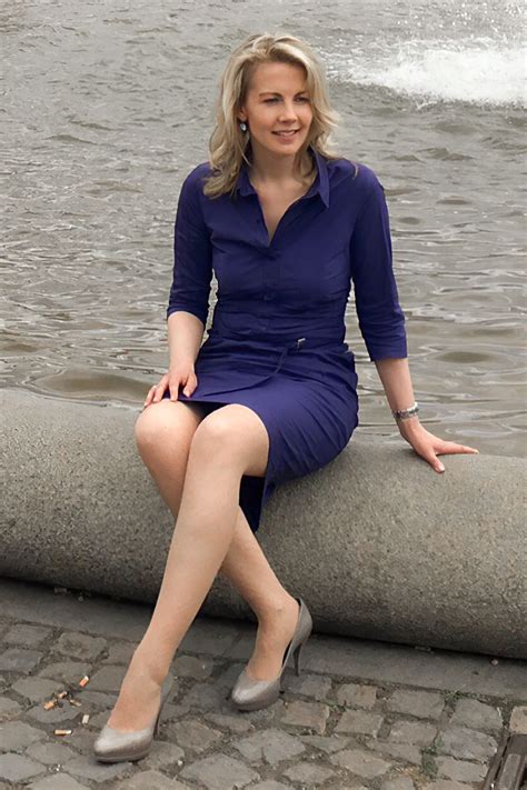 Sie arbeitet als regierungsdirektorin im bundesministerium. Linda Teuteberg - pretty german FDP Politikerin | Frau ...