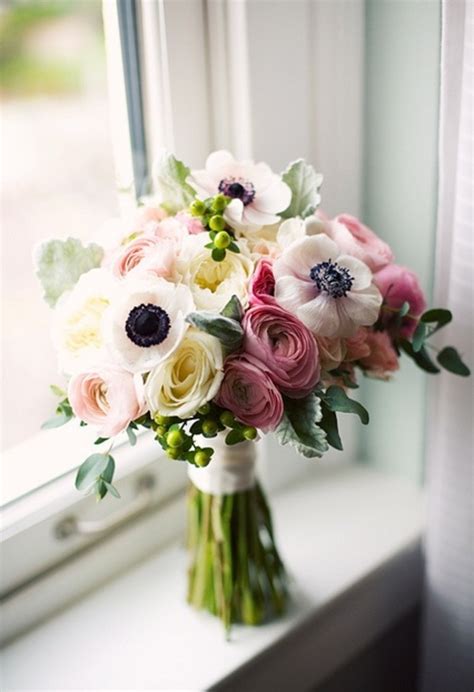 In this respect they look for summer wedding flower ideas to make sure they find something that goes with their type of wedding and that harmonize the best summer flowers come in a variety of colors and blooms, some exotic and some ubiquitous, but whichever of them you choose for the unfolding of. 25 Swoon Worthy Spring & Summer Wedding Bouquets | Tulle ...