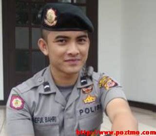 Foto cowok keren polisi biar seimbang ane posting cowok cowok ganteng buat resah dan gelisah para wanita di seantero kaskus juga cowok yg foto cowok keren polisi. Kata-Kata Online: Polisi Ganteng : Saeful Bahri