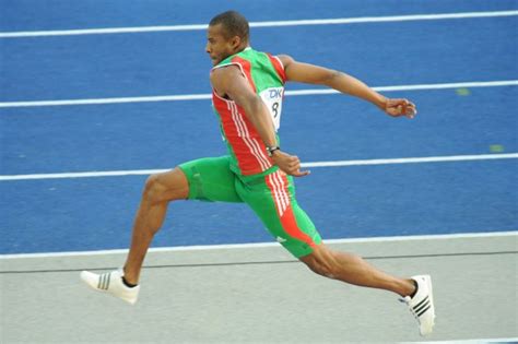 Nelson évora, campeão mundial em 2007 e campeão olímpico em 2008, conseguiu este domingo, aos 34 anos, o único grande título que lhe faltava ao ar livre, ao saltar 17,10 metros. Nélson Évora campeão europeu do triplo salto em pista ...