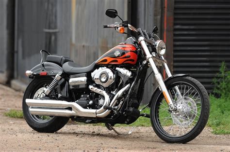 This is comshaw's 93 dyna wide glide with 21 inch ape hangars with 2 inch neck!! Dyna WIDE GLIDE