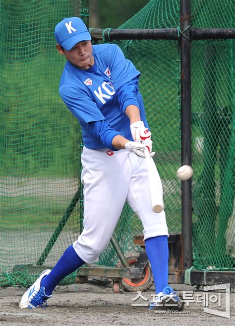 Jun 29, 2021 · 당시 휘문고 3학년이었던 박민우(nc 다이노스)와 경남고 3학년 한현희(키움 히어로즈)가 요코하마 스타디움에서 뛰었다. 포토 광주일고 이현동 '정확히 맞춘다' - 아시아경제