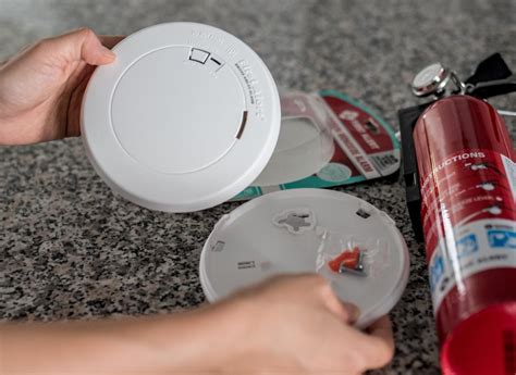 Usually smoke alarms beep when the battery goes dead, so you replace the battery…unless it's smoke detectors have instruction manuals for a reason. Discussing Fire Safety with First Alert - Sensible Stylista