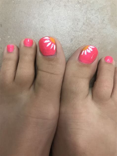 For the base of this design i used a purple nail polish and for the design on the big toe nail i used white floral nail stickers. Summer pedicure! Love my little flower! | Summer toe nails ...