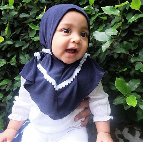 Deretan foto manis evelyn nada anjani pemotretan pakai hijab, terlihat mesra bersama rulyabii margana evelyn nada anjani memang kerap menarik perhatian publik dengan penampilannya. 10 Anak Artis ini Lucu Banget Pakai Hijab, Bikin Nitizen Gemas