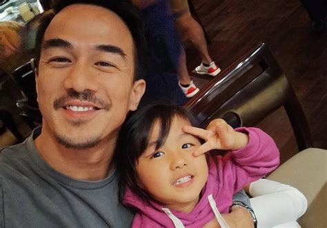 Johannes joe taslim (born 23 june 1981) is an indonesian actor and martial artist of mixed palembangese malay descent and peranakan chinese descent from his mother side. Pengakuan Joe Taslim, Selalu Panik saat Anak Sakit ...