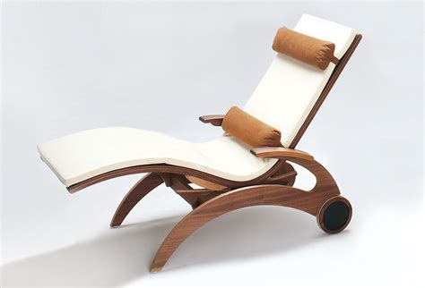Warum es unbedingt ein relaxsessel sein sollte? First Class Holz - Wellnessliegen, Saunaliegen ...