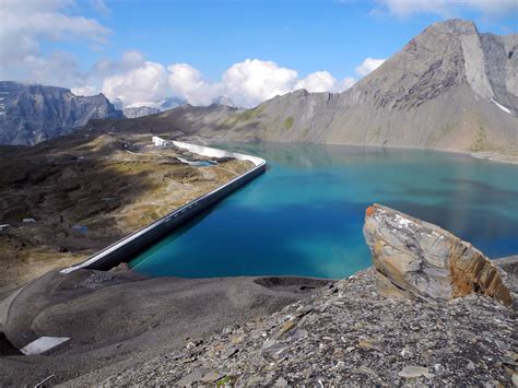 Die hütte befindet sich oberhalb des muttsees, einem ehemaligen natürlichen karstsee. Galerie | Muttseehütte