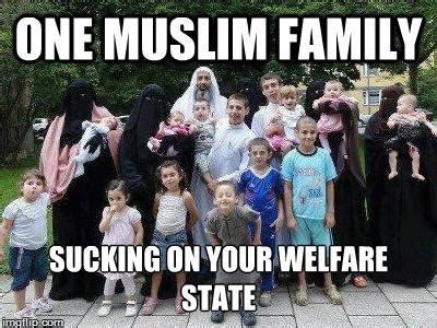 Muslim men can have up to four wives. GERMANY: Syrian Muslim so-called 'refugee' with four wives ...