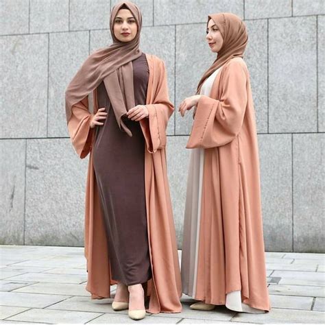 Justru kamu bisa tampil mewah dengan mengenakan busana kondangan yang simple dan anti ribet. Baju Simple Tapi Elegan - Koleksi Rina