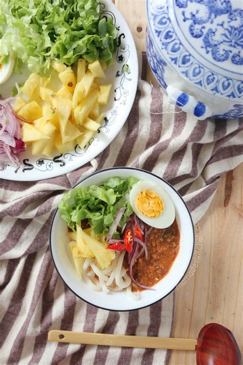 Bahan bahan ulam laksa johor ialah timun, taugeh, bawang besar diracik bulat bulat halus, daun selasih atau daun kesum, limau kasturi dan lobak asin. mamadee's kitchen: Laksa penang mudah, cepat dan sedap ...