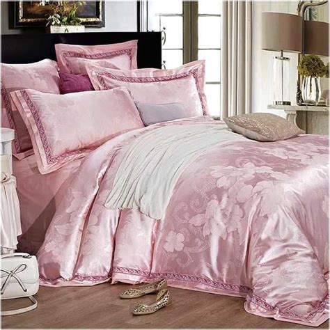 Queen size comforter sets duvet sets duvet cover sets bedroom comforter sets queen bedding monte carlo console textured bedding master bedroom. Choosing the Right Duvet Cover for a Twin Size Bed Finding ...