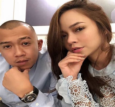 Sekitar majlis perkahwinan nora danish dengan pasanganya, nedim. "Muka Suami You Macam Abang Bang Bangg!" - Imej Suami Nora ...