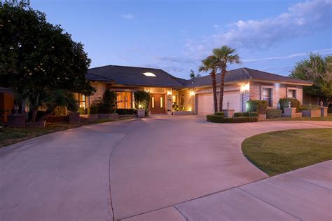 Real estate and mls listings fountain. Latest Phoenix Metro Circle Driveway Homes For Sale ...